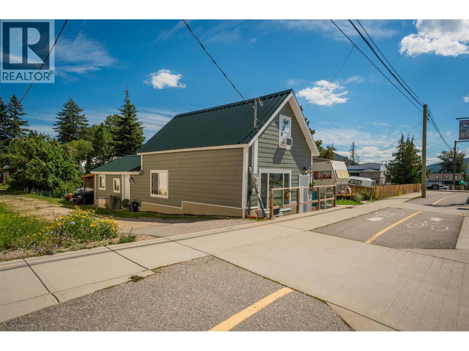 2342 Washington Street, Rossland, British Columbia  V0G 1Y0 - Photo 22 - 10360432
