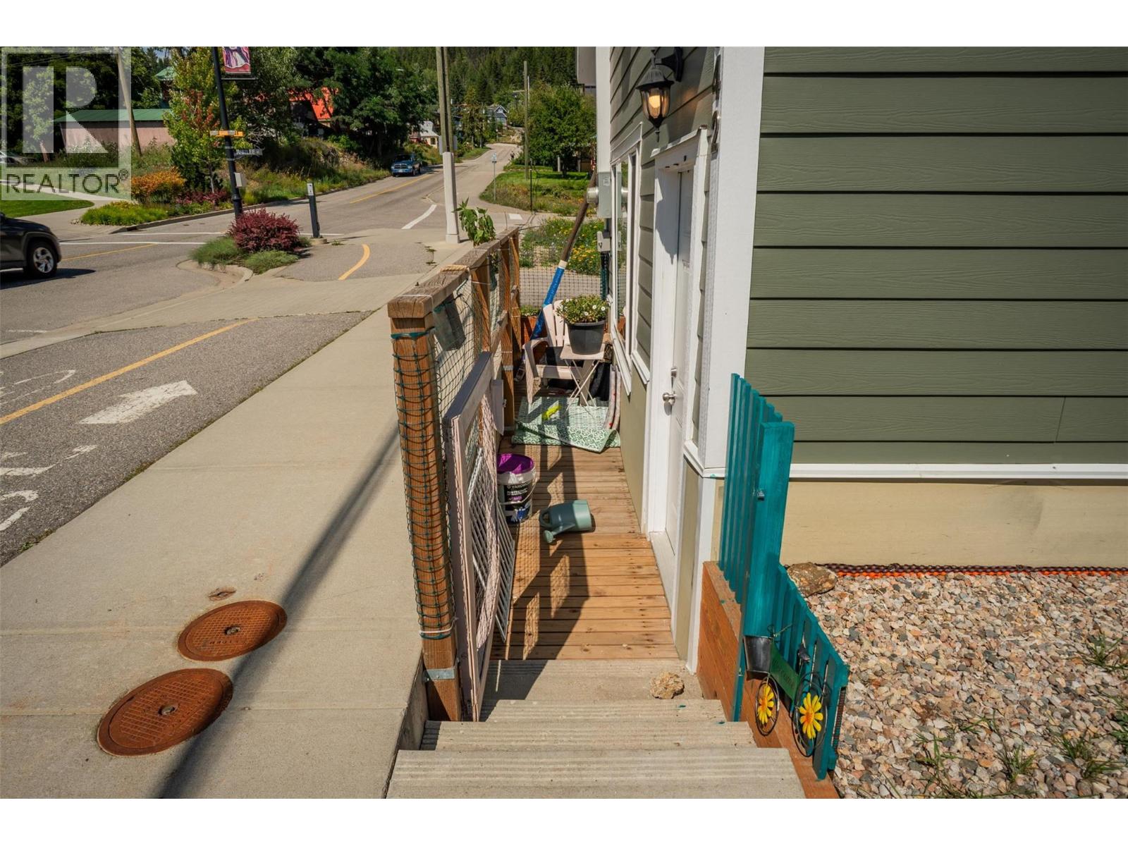 2342 Washington Street, Rossland, British Columbia  V0G 1Y0 - Photo 26 - 10360432
