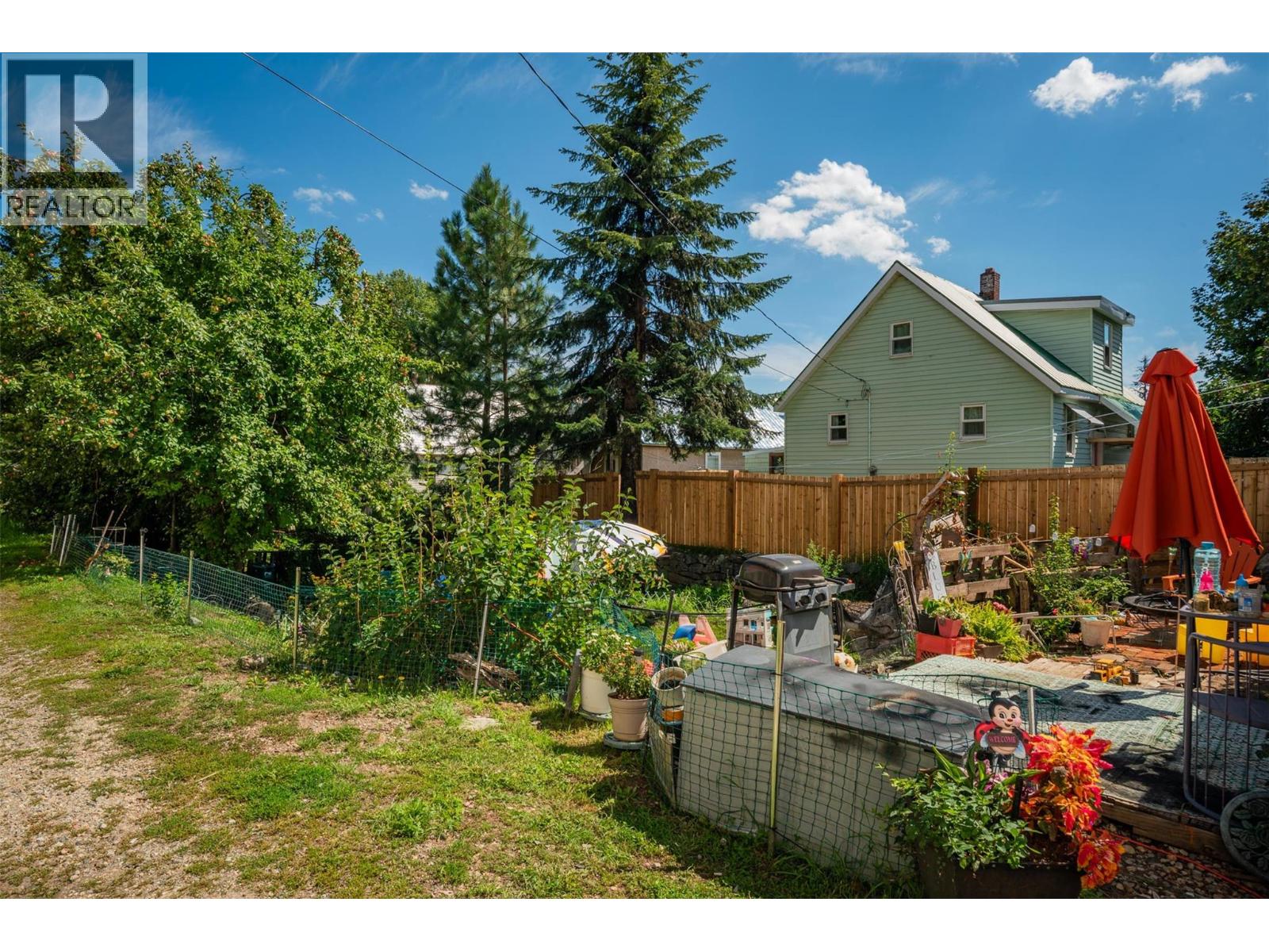 2342 Washington Street, Rossland, British Columbia  V0G 1Y0 - Photo 29 - 10360432