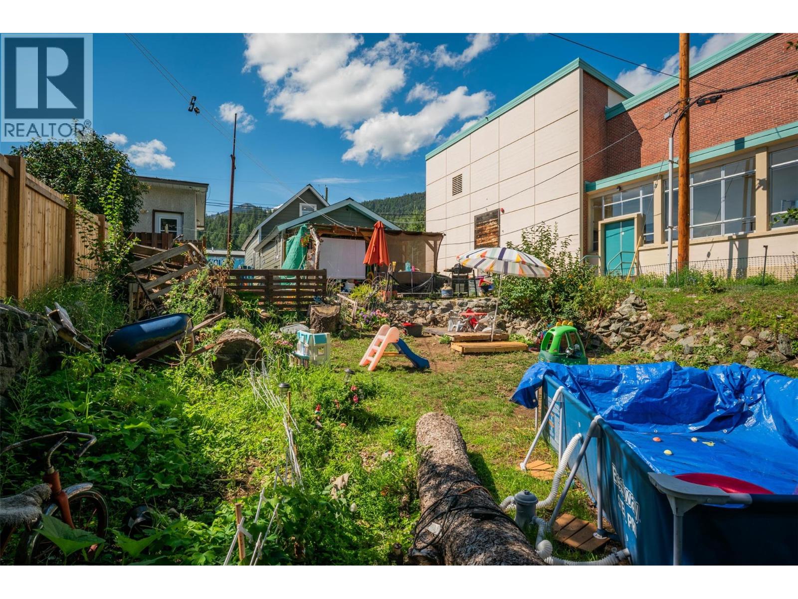 2342 Washington Street, Rossland, British Columbia  V0G 1Y0 - Photo 33 - 10360432