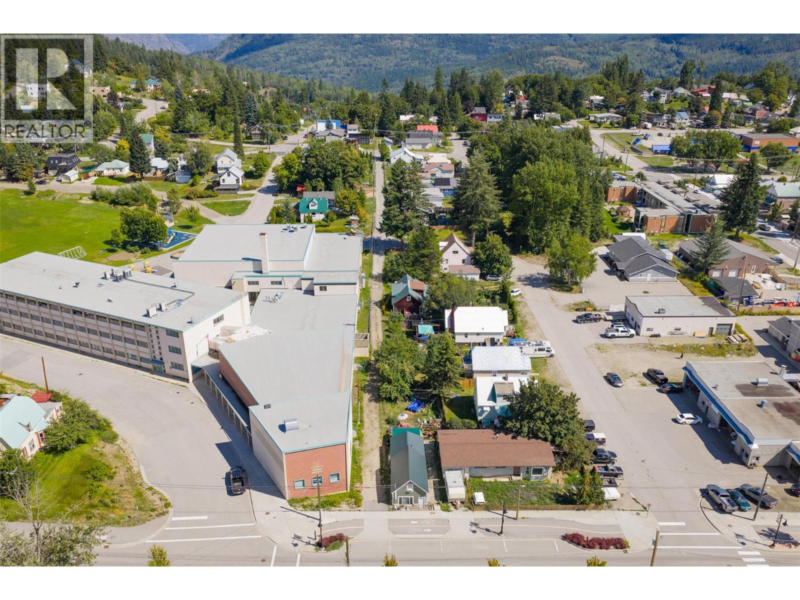 2342 Washington Street, Rossland, British Columbia  V0G 1Y0 - Photo 40 - 10360432