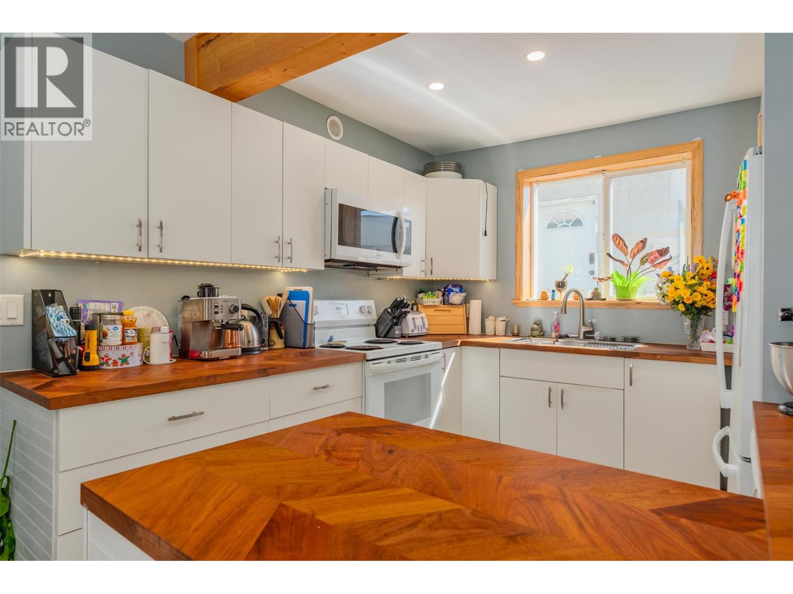 2342 Washington Street, Rossland, British Columbia  V0G 1Y0 - Photo 6 - 10360432