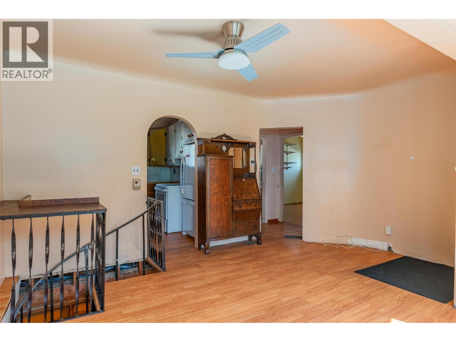 2177 Valleyview Drive, Trail, British Columbia  V1R 3B4 - Photo 4 - 10360637