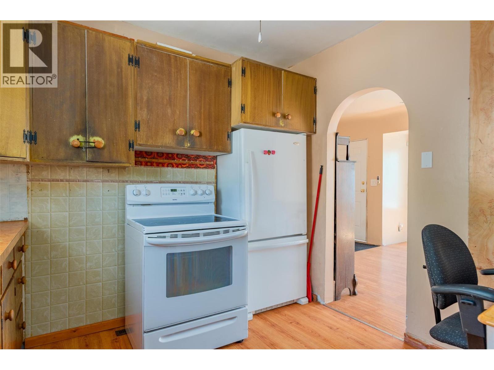 2177 Valleyview Drive, Trail, British Columbia  V1R 3B4 - Photo 7 - 10360637