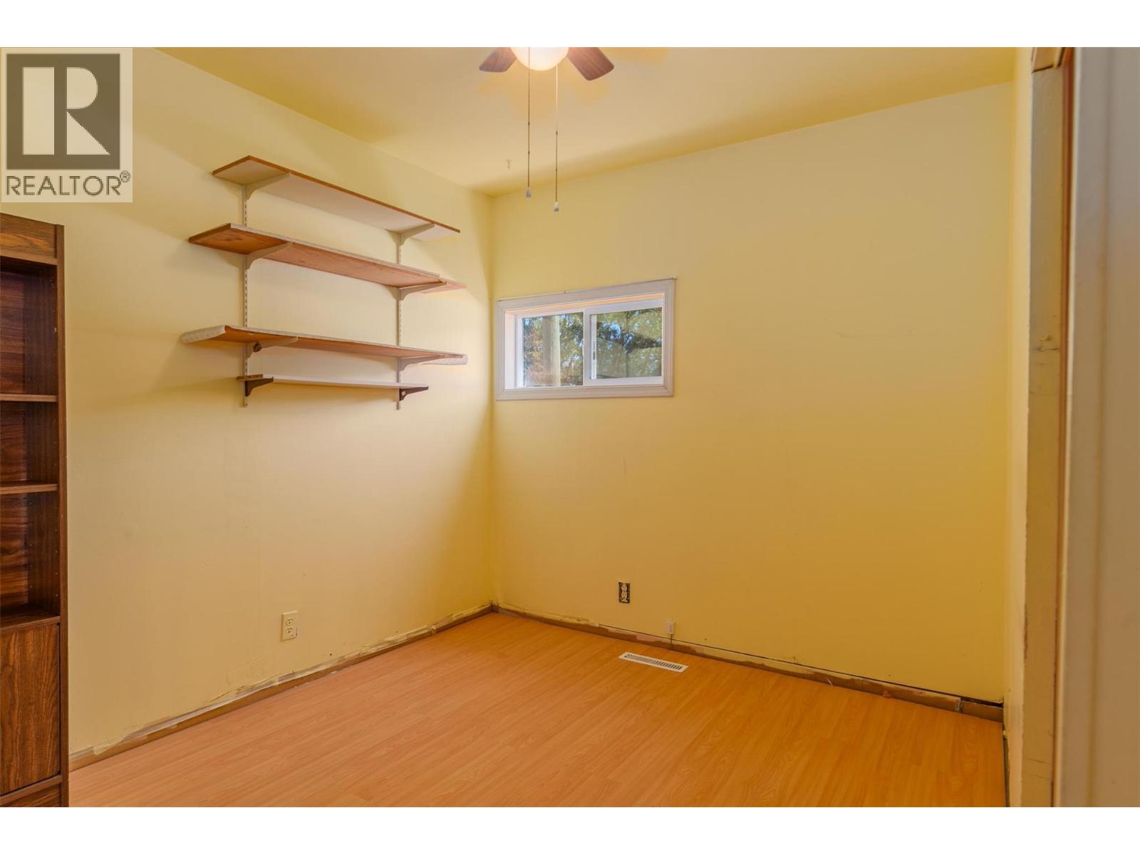 2177 Valleyview Drive, Trail, British Columbia  V1R 3B4 - Photo 8 - 10360637