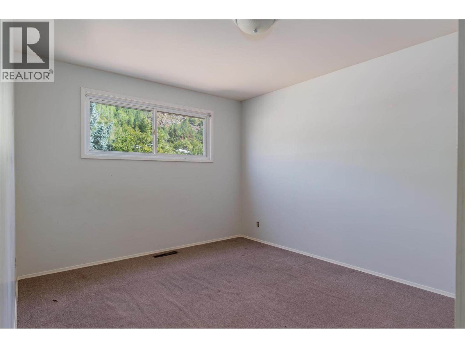 3485 Marigold Drive, Trail, British Columbia  V1R 2X7 - Photo 12 - 10360552