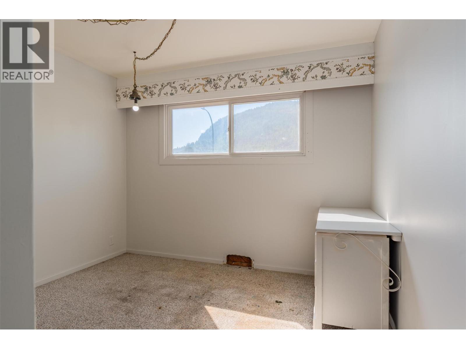 3485 Marigold Drive, Trail, British Columbia  V1R 2X7 - Photo 18 - 10360552