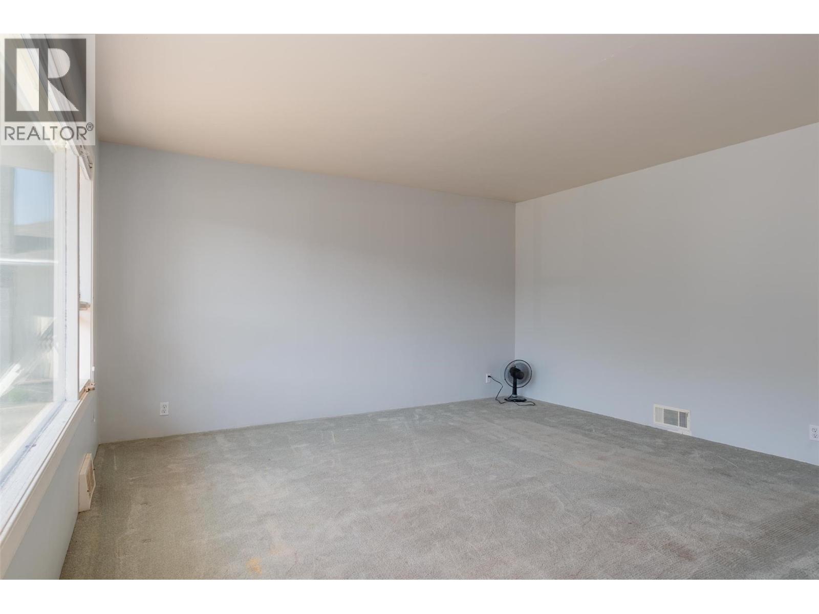 3485 Marigold Drive, Trail, British Columbia  V1R 2X7 - Photo 6 - 10360552
