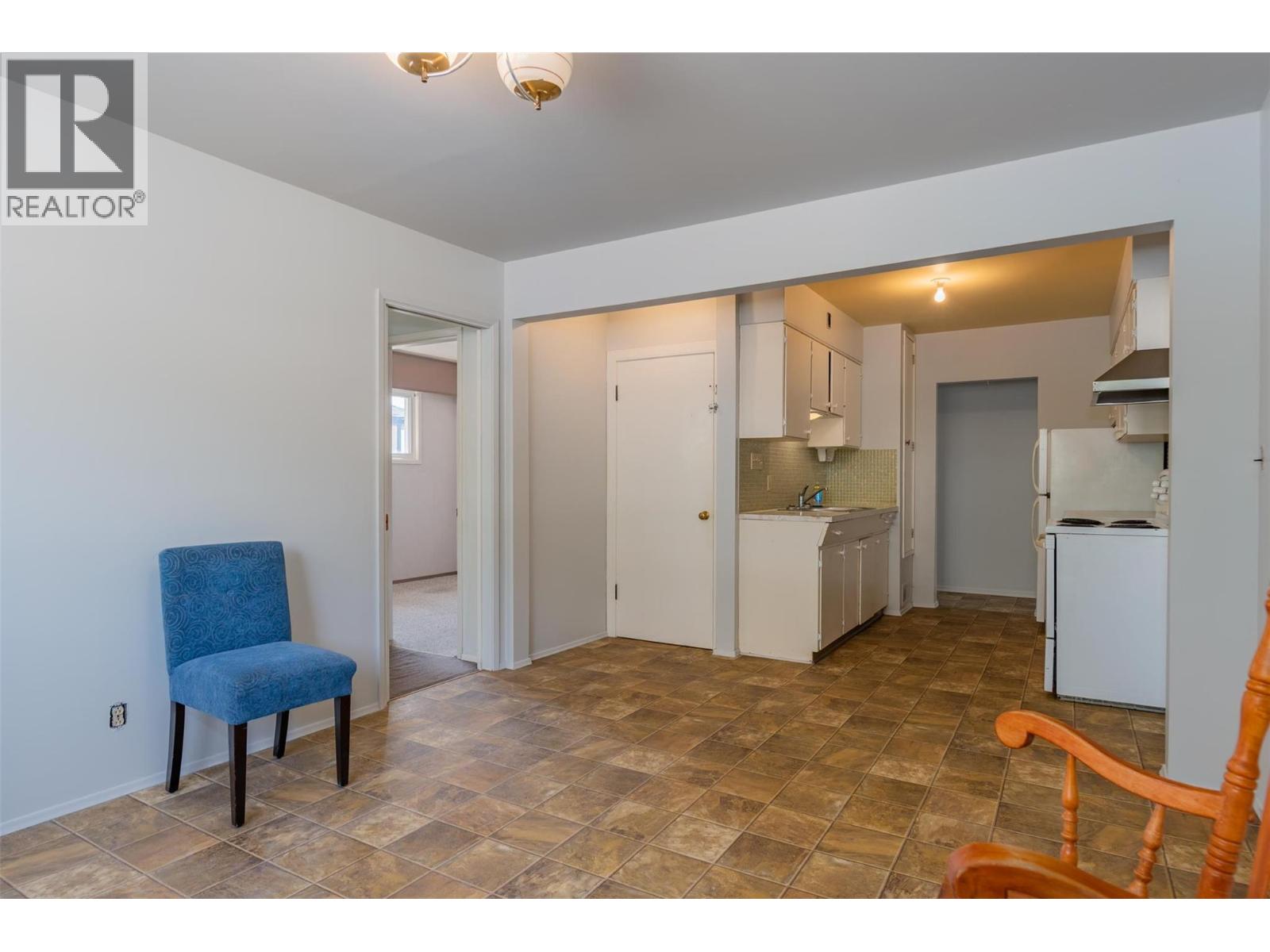 3485 Marigold Drive, Trail, British Columbia  V1R 2X7 - Photo 7 - 10360552