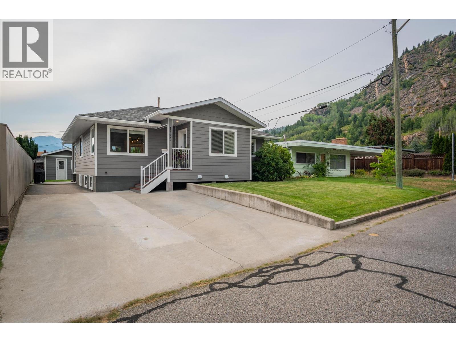 1455 Daisy Street, Trail, British Columbia  V1R 2R7 - Photo 2 - 10360914