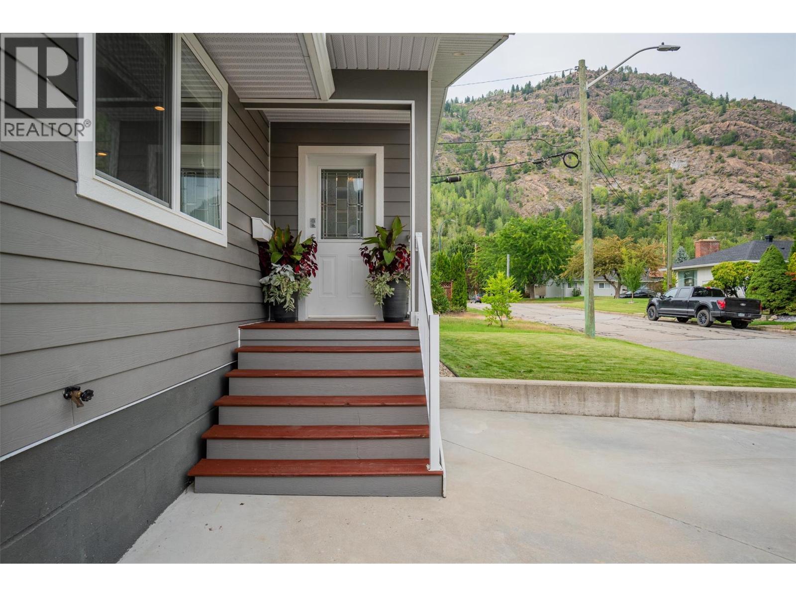 1455 Daisy Street, Trail, British Columbia  V1R 2R7 - Photo 4 - 10360914