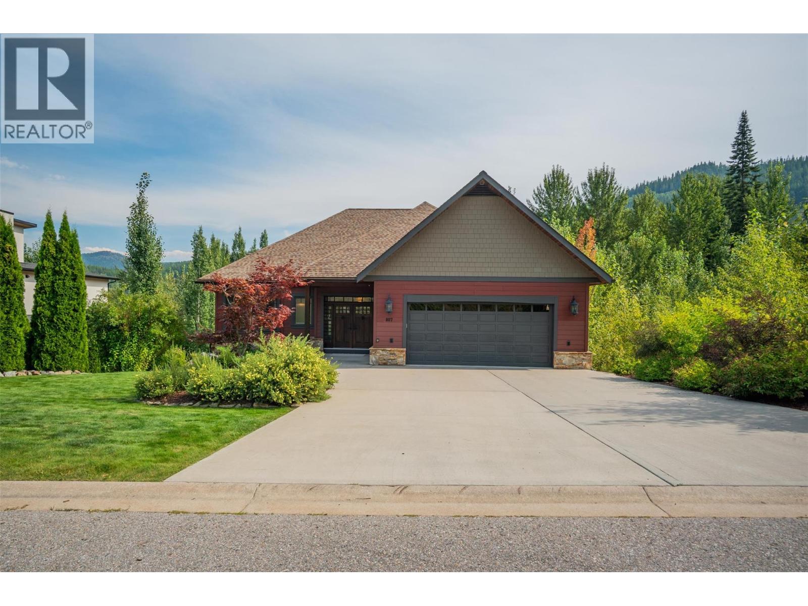 807 White Tail Drive, Rossland, British Columbia  V0G 1Y0 - Photo 1 - 10360896