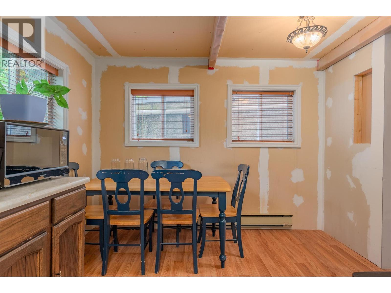 562 Spokane Street, Trail, British Columbia  V1R 3V8 - Photo 10 - 10361181