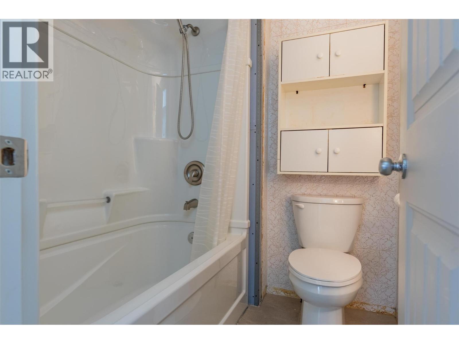 562 Spokane Street, Trail, British Columbia  V1R 3V8 - Photo 17 - 10361181