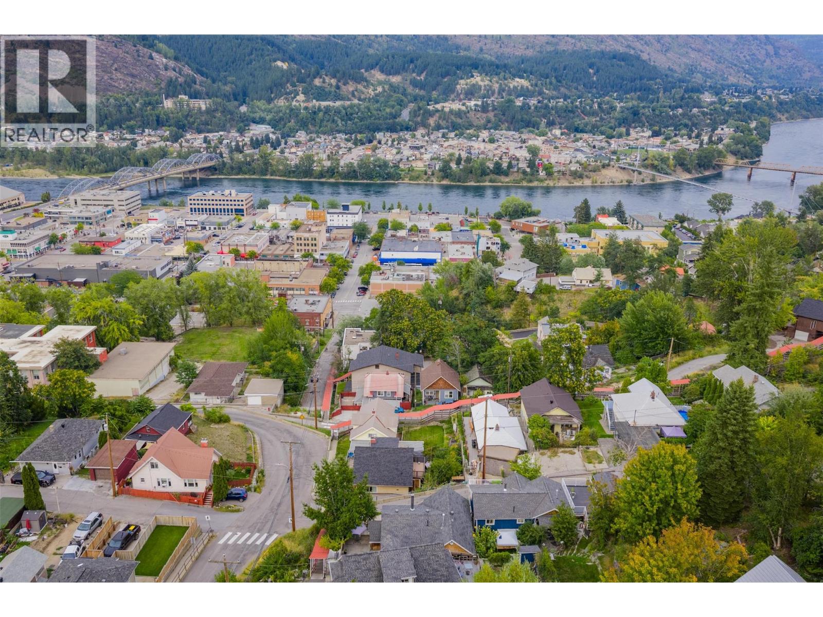 562 Spokane Street, Trail, British Columbia  V1R 3V8 - Photo 2 - 10361181