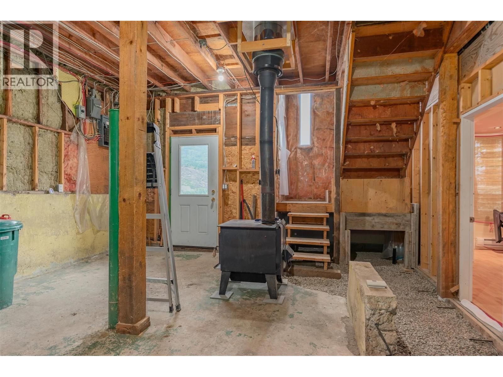562 Spokane Street, Trail, British Columbia  V1R 3V8 - Photo 20 - 10361181