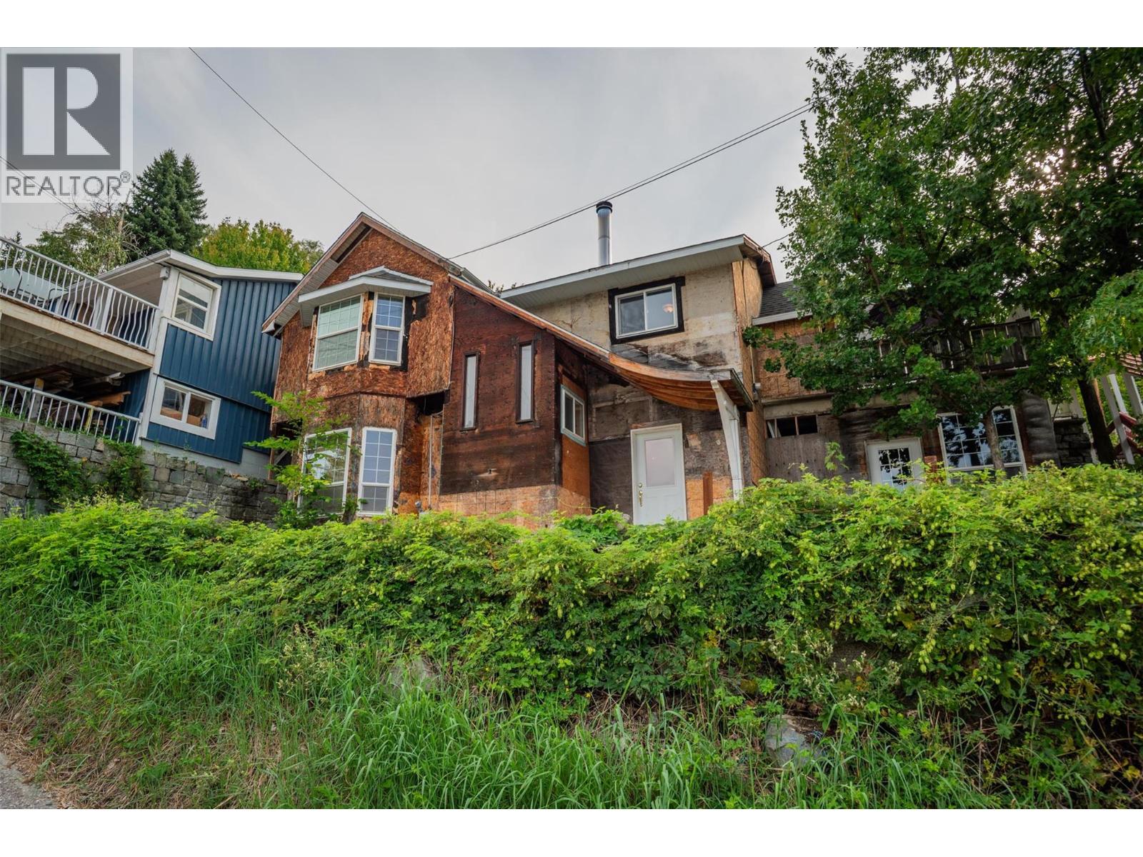 562 Spokane Street, Trail, British Columbia  V1R 3V8 - Photo 44 - 10361181