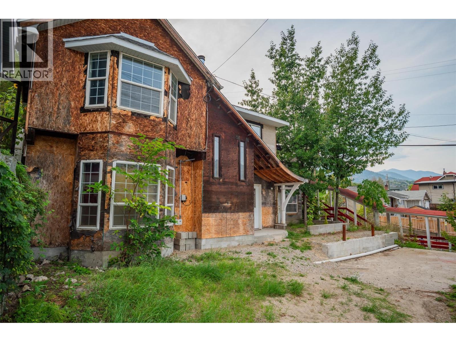 562 Spokane Street, Trail, British Columbia  V1R 3V8 - Photo 45 - 10361181