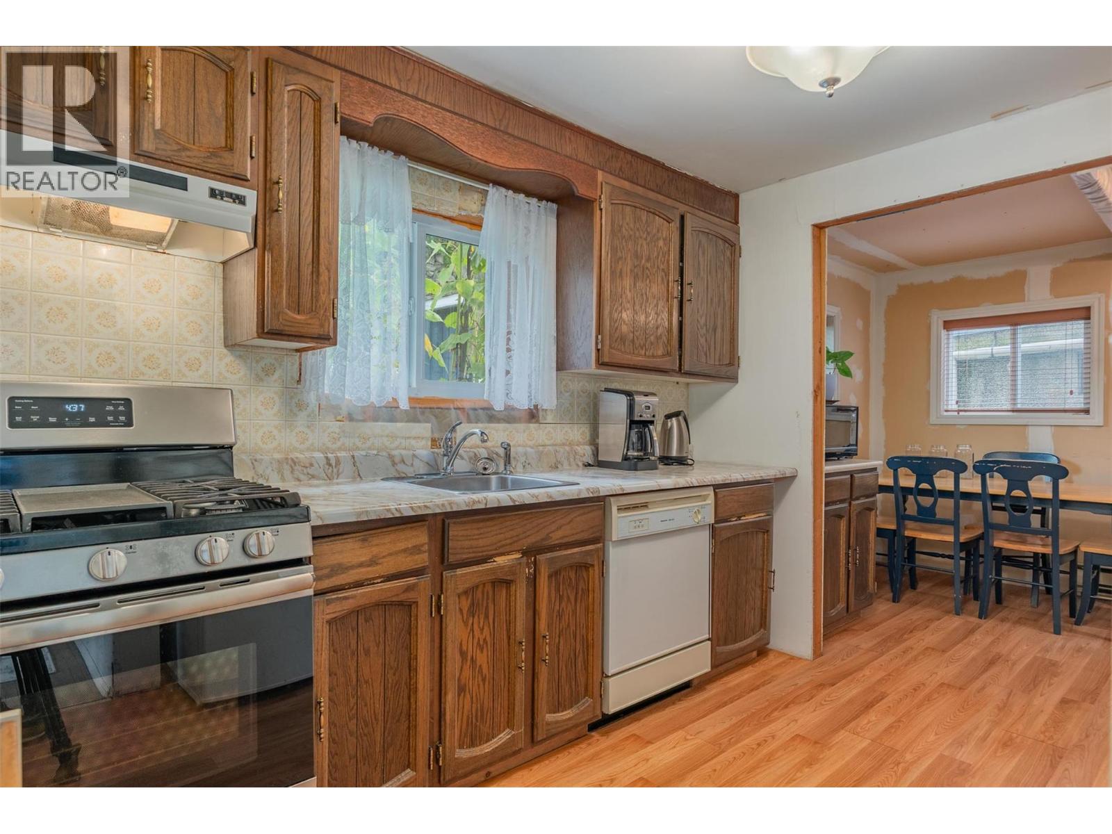 562 Spokane Street, Trail, British Columbia  V1R 3V8 - Photo 9 - 10361181