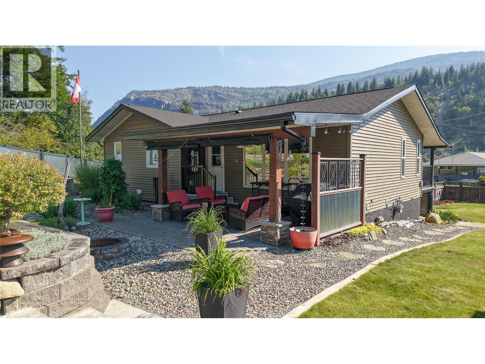 430 3rd Avenue, Trail, British Columbia  V1R 4V4 - Photo 2 - 10361161