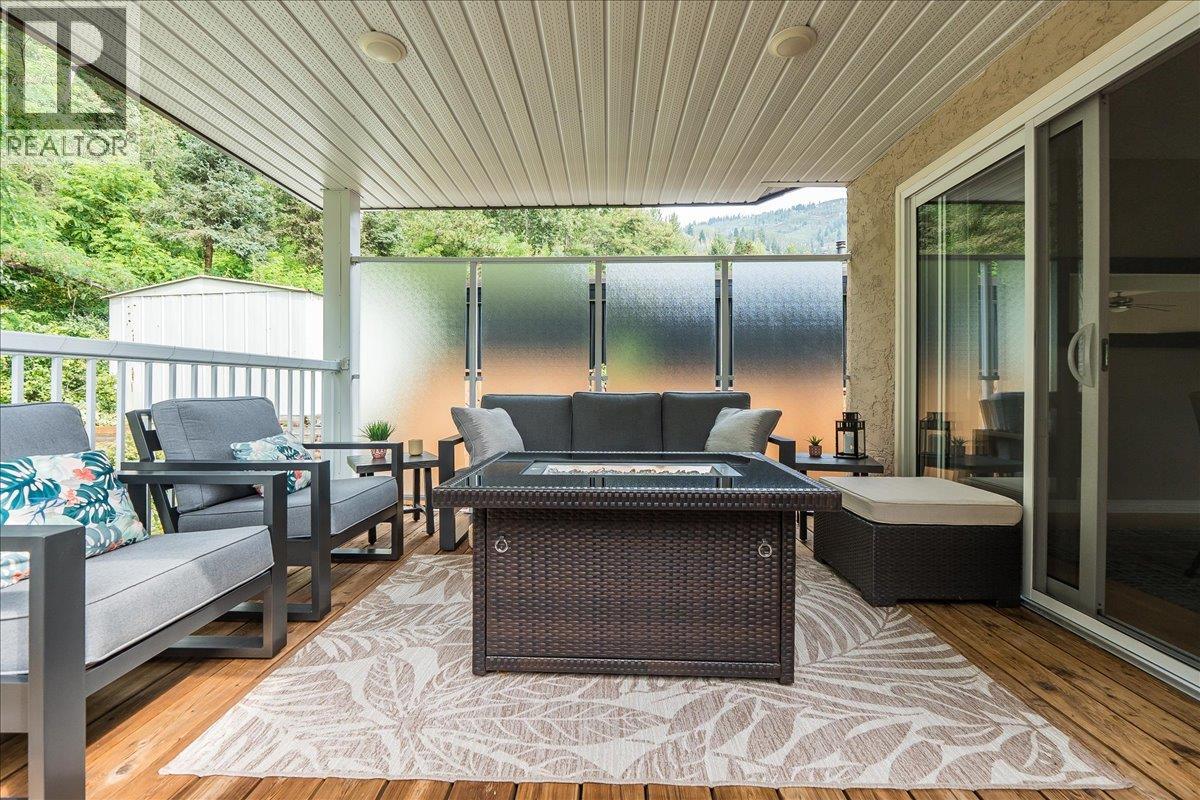 2321 Mcbride Street, Trail, British Columbia  V1R 3A6 - Photo 22 - 10361208