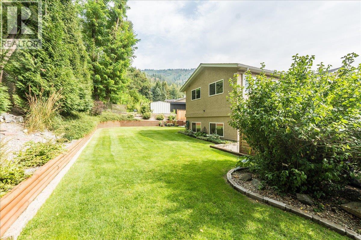 2321 Mcbride Street, Trail, British Columbia  V1R 3A6 - Photo 29 - 10361208