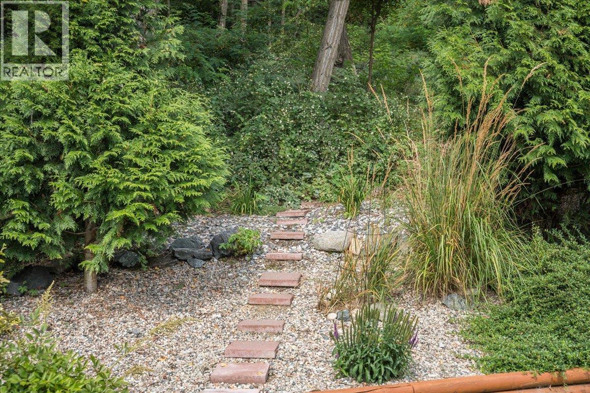 2321 Mcbride Street, Trail, British Columbia  V1R 3A6 - Photo 32 - 10361208