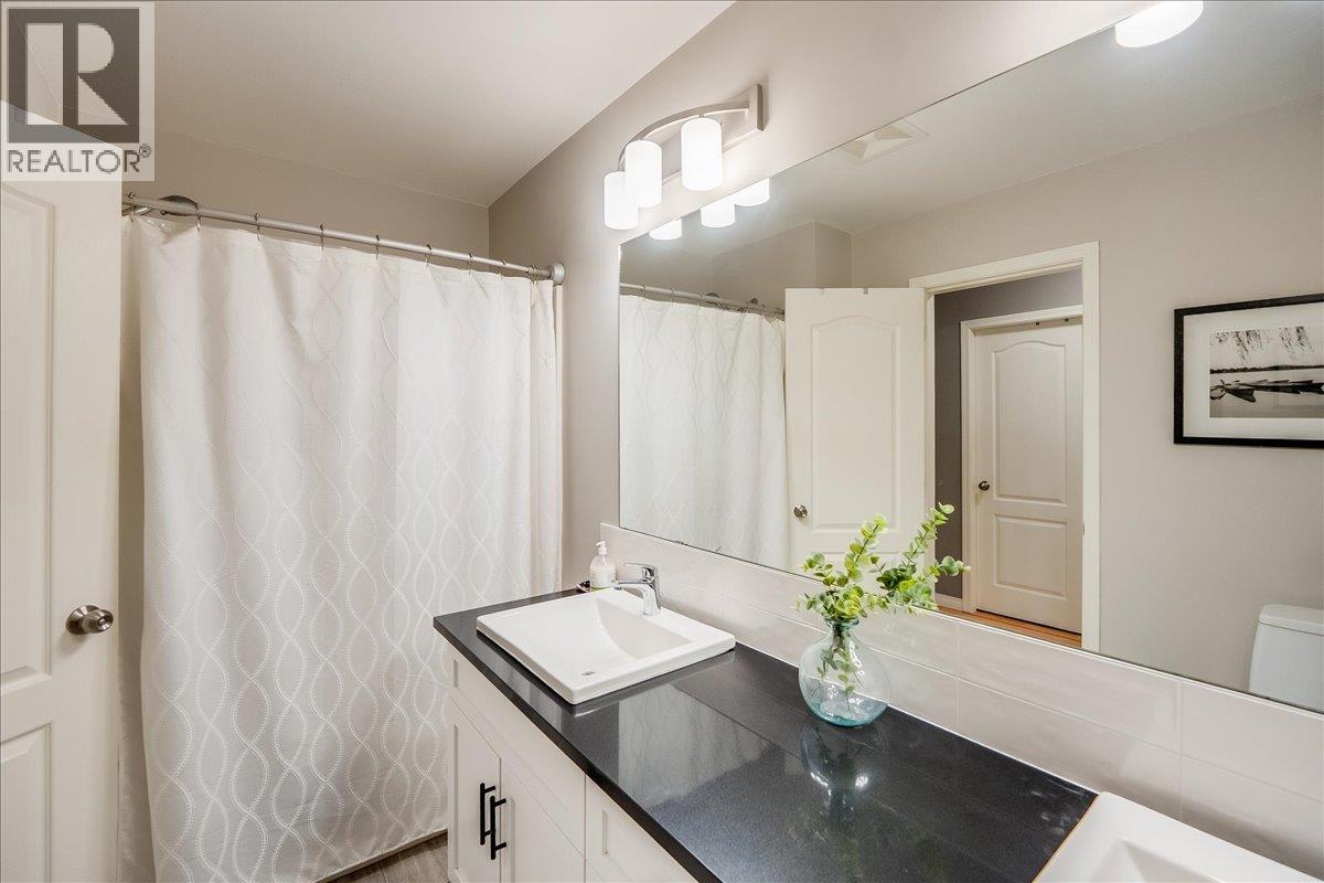 2321 Mcbride Street, Trail, British Columbia  V1R 3A6 - Photo 42 - 10361208