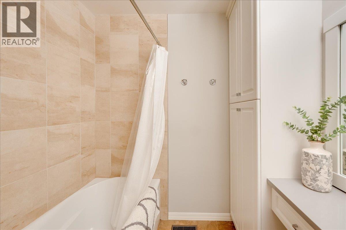 2321 Mcbride Street, Trail, British Columbia  V1R 3A6 - Photo 50 - 10361208