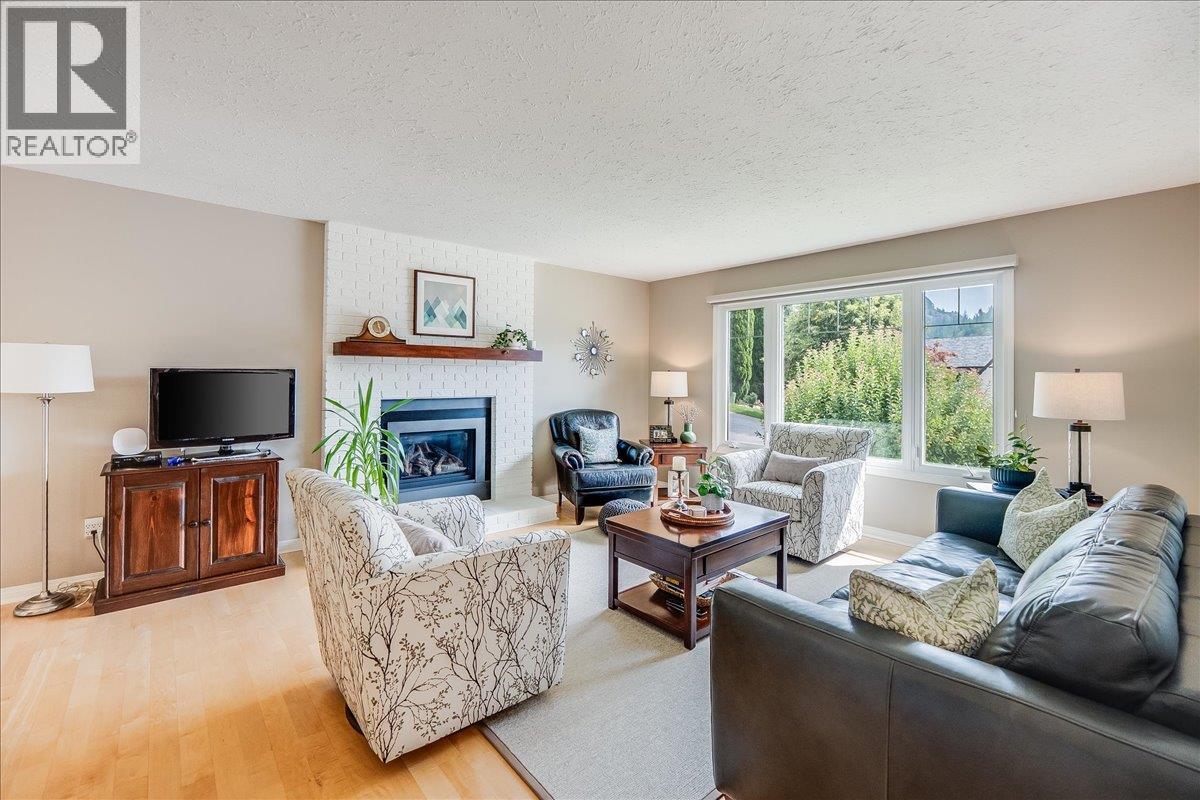 2321 Mcbride Street, Trail, British Columbia  V1R 3A6 - Photo 6 - 10361208