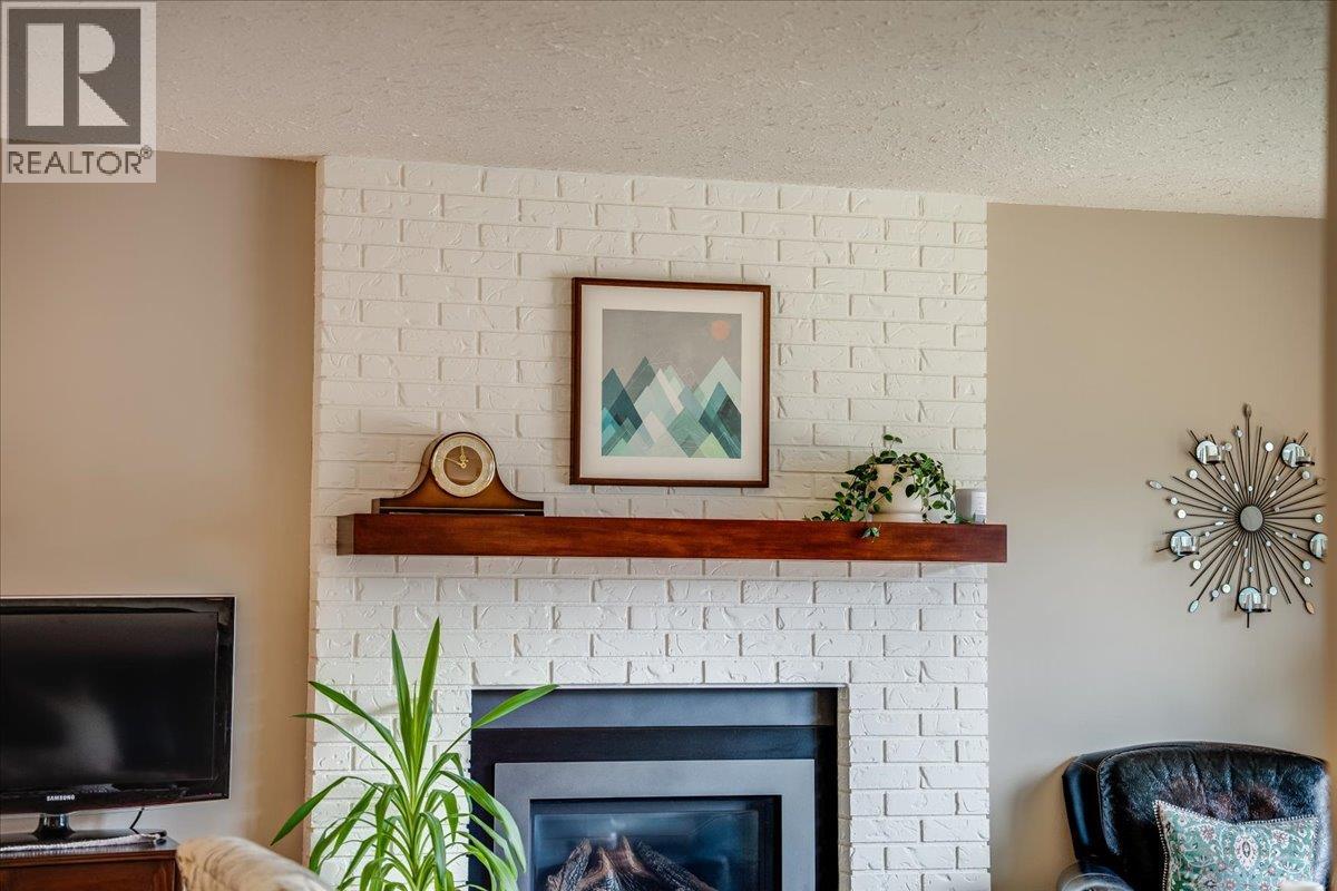 2321 Mcbride Street, Trail, British Columbia  V1R 3A6 - Photo 8 - 10361208